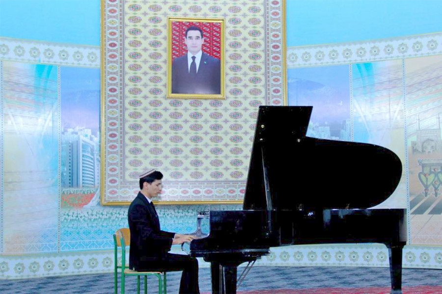 Mugallymlaryň we talyp ýaşlaryň konserti