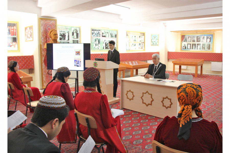 «Dünýä teatry saz sungatynda» atly açyk sapagy geçirildi