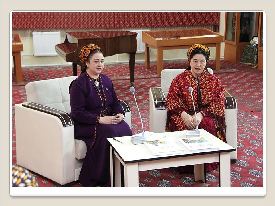 “Hakyda göwheri” paýhas dünýäsi