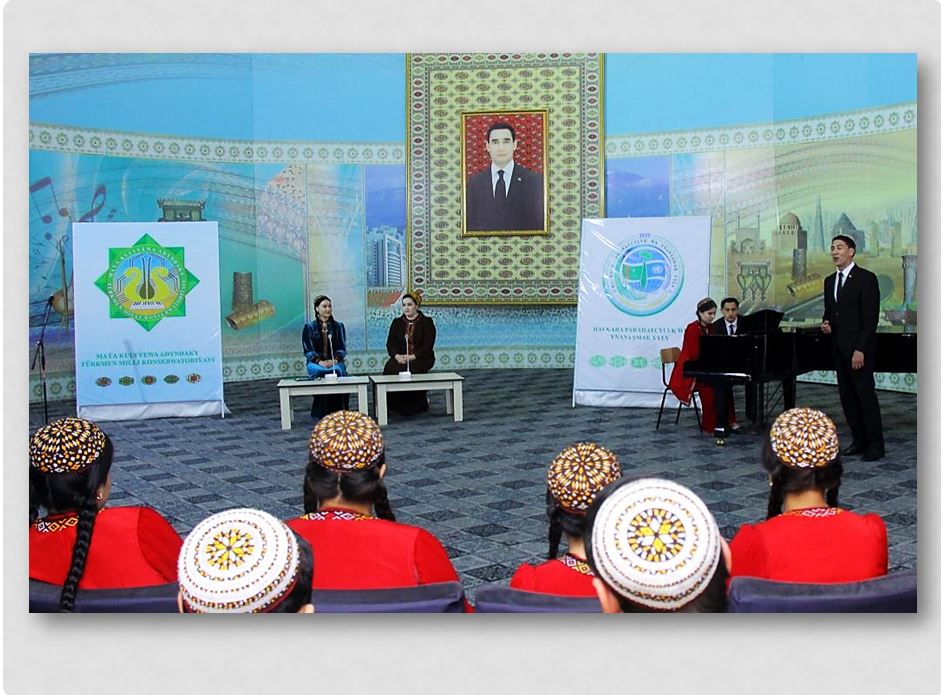 Şahyr zenan myhmançylykda