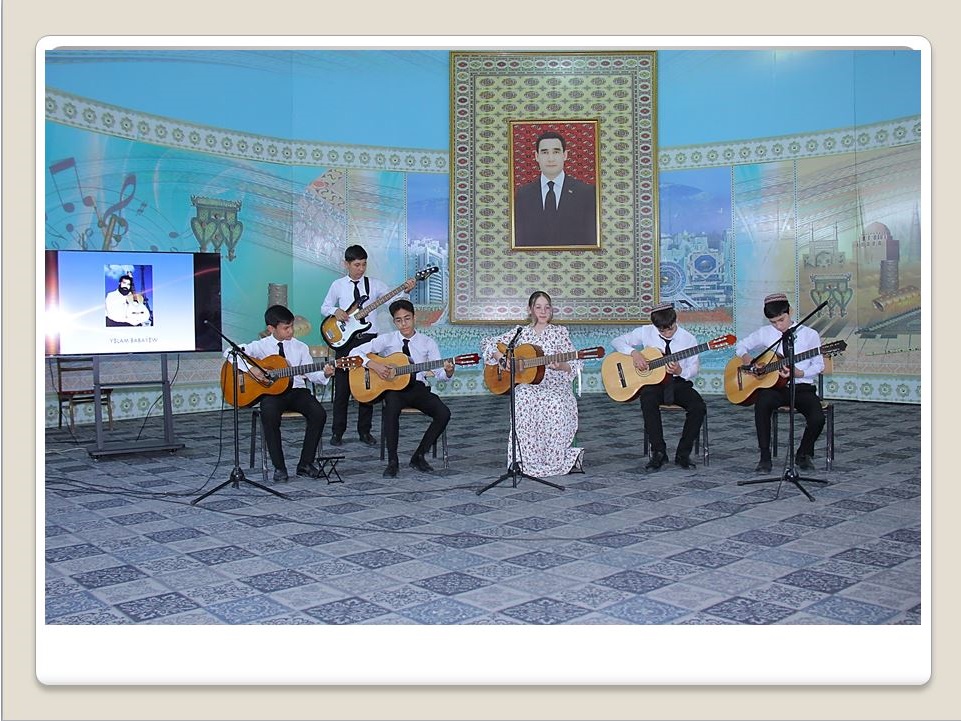 Gitara sazlary ýaňlandy